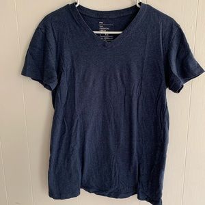 GAP the essential v-neck tee in blue